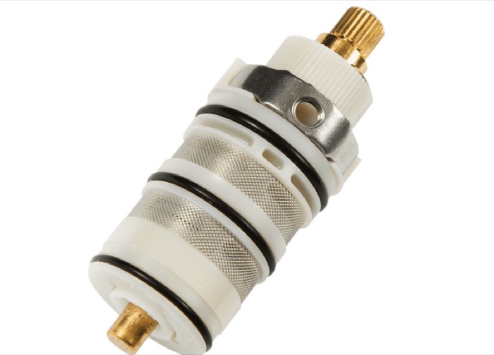 Thermostatic cartridge assembly used in concealed valves